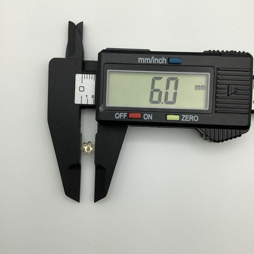 【R8530】ビーズキャップ　座金　ゴールド　6mm　200個 ハンドメイドの素材/材料(各種パーツ)の商品写真