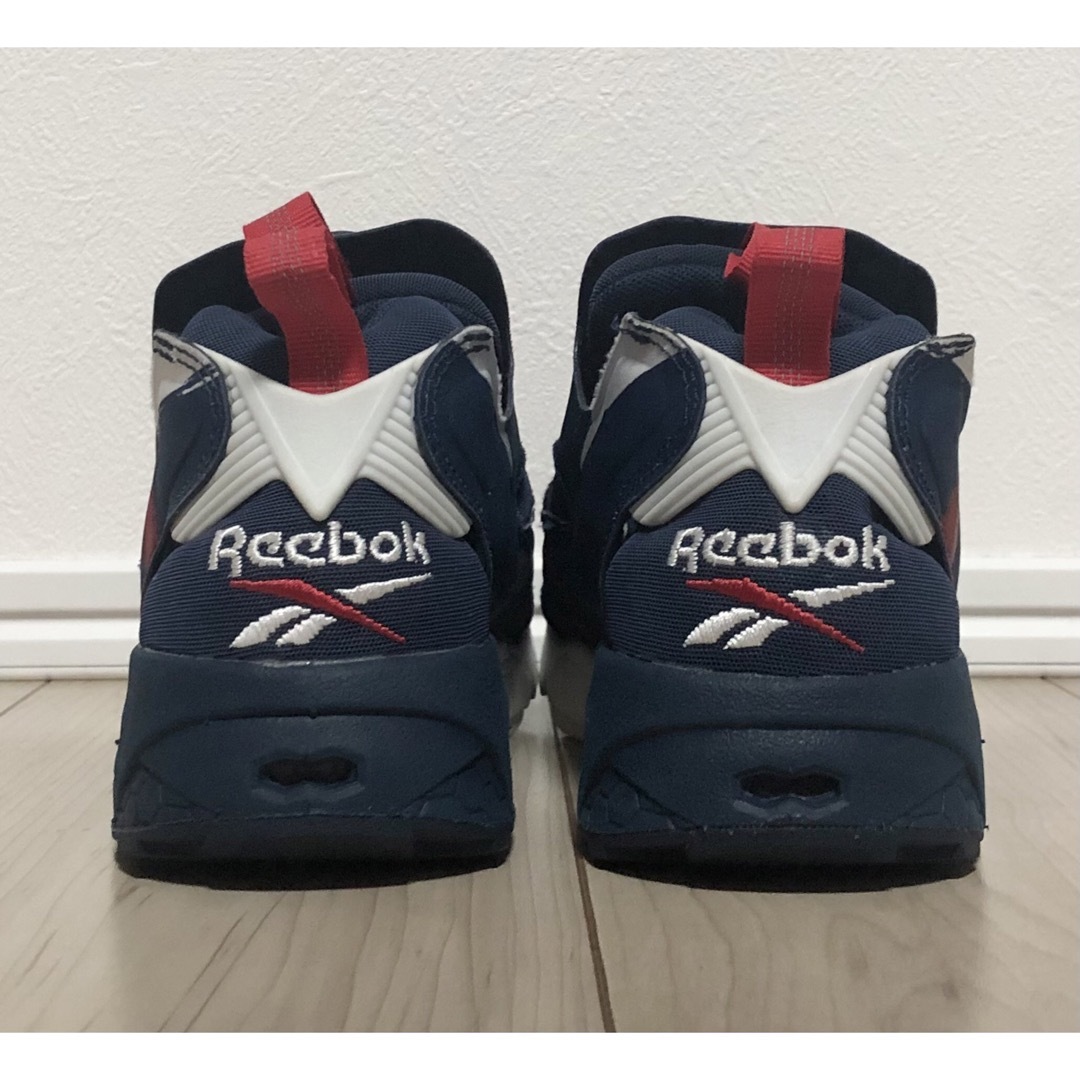 Reebok(リーボック)の24cm 良品 REEBOK PUMP FURY OB トリコロール 紺 og レディースの靴/シューズ(スニーカー)の商品写真
