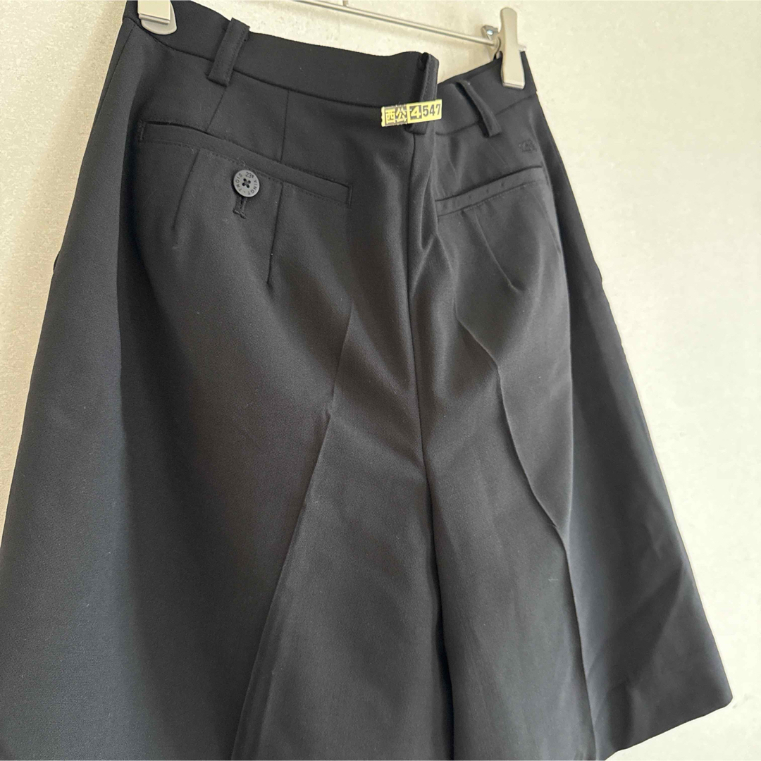 23区(ニジュウサンク)の23区スポーツ　キュロット短パンショートパンツ　ブラック黒70ゴルフ大きいサイズ レディースのパンツ(キュロット)の商品写真