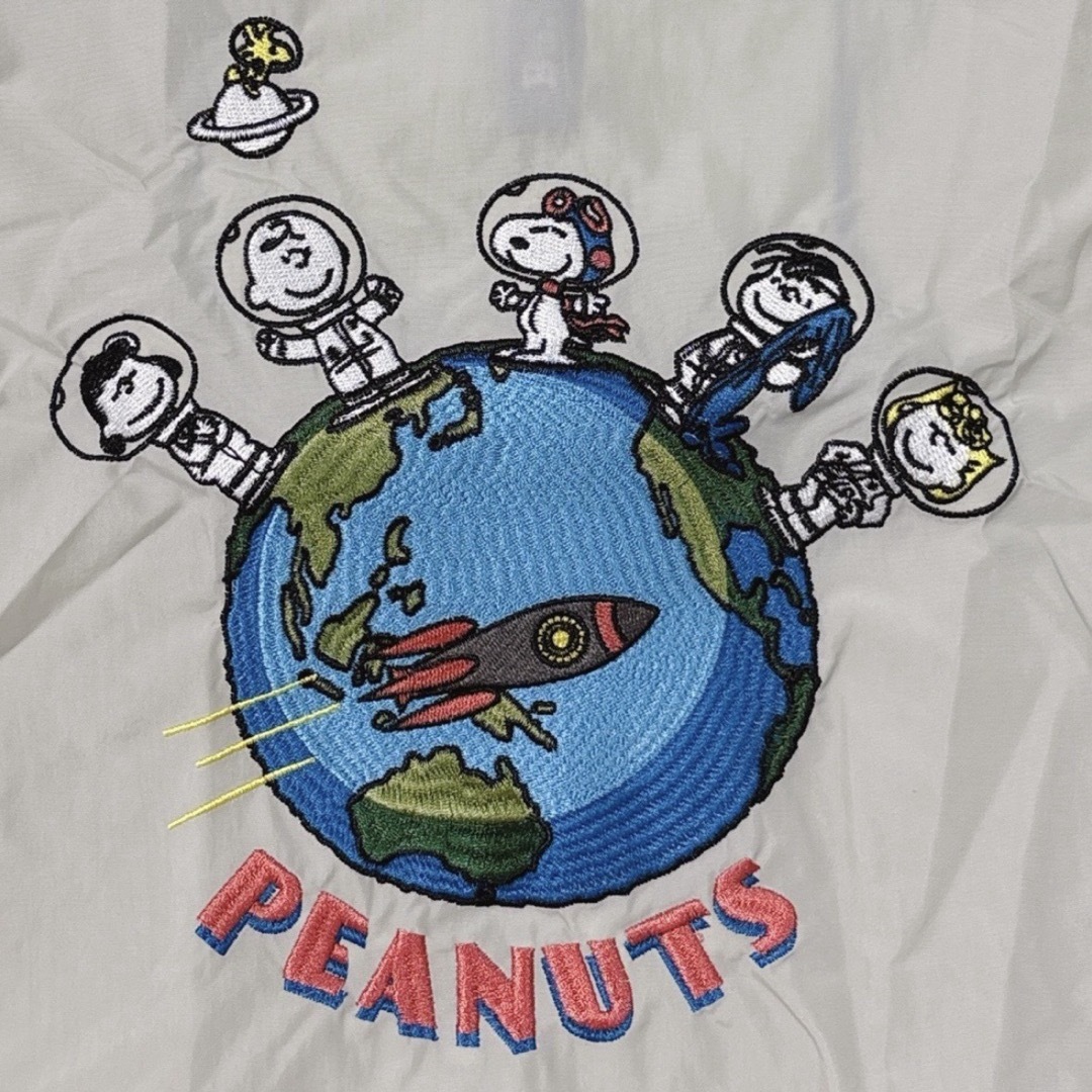 スヌーピー　刺繍トートバッグ　エコバッグ　グレー　地球　スペース レディースのバッグ(エコバッグ)の商品写真