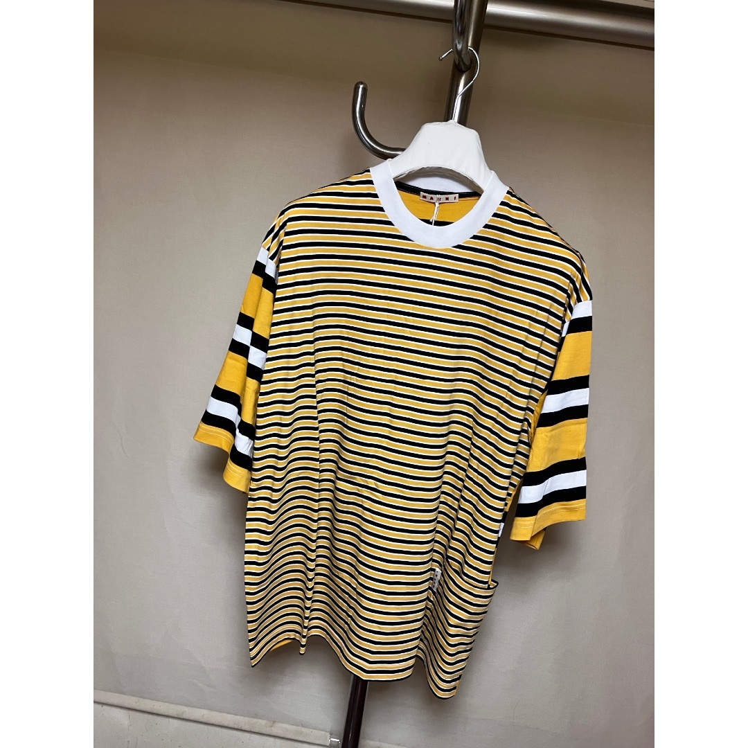 MARNI(マルニ)の新品 48 22ss MARNI ボーダー Tシャツ 黄色 イエロー 17995 メンズのトップス(Tシャツ/カットソー(半袖/袖なし))の商品写真