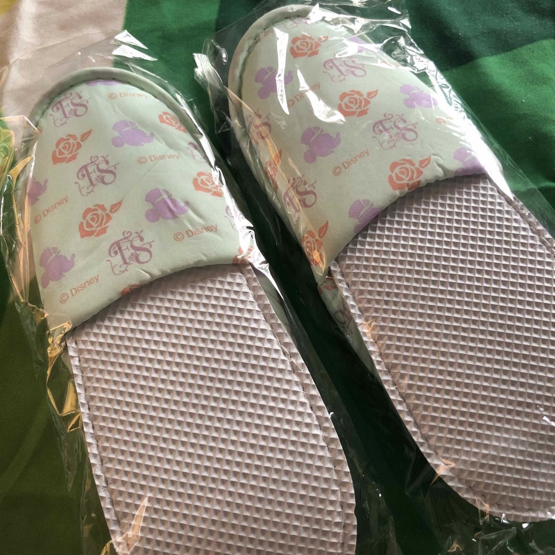 ファンタジースプリングスホテル　子供スリッパ エンタメ/ホビーのコレクション(ノベルティグッズ)の商品写真