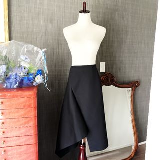 AKRIS - 美品　AKRISアクリス　ボンディング　スカート　ブラック　アシンメトリー　