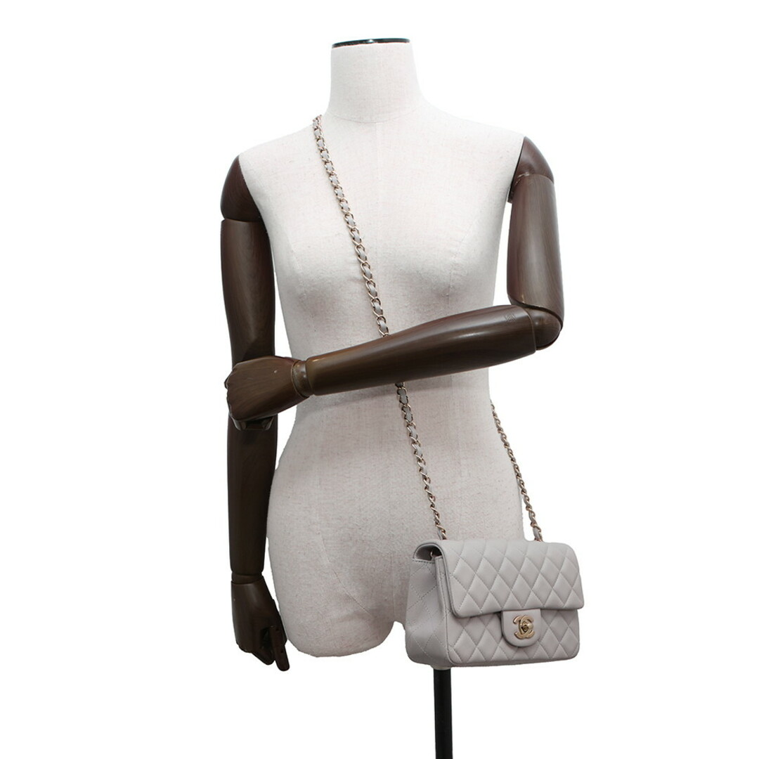 CHANEL(シャネル)のシャネル チェーンショルダーバッグ ミニ マトラッセ 20 ココマーク ラムスキン A69900 CHANEL ミニ フラップ レディースのバッグ(ショルダーバッグ)の商品写真