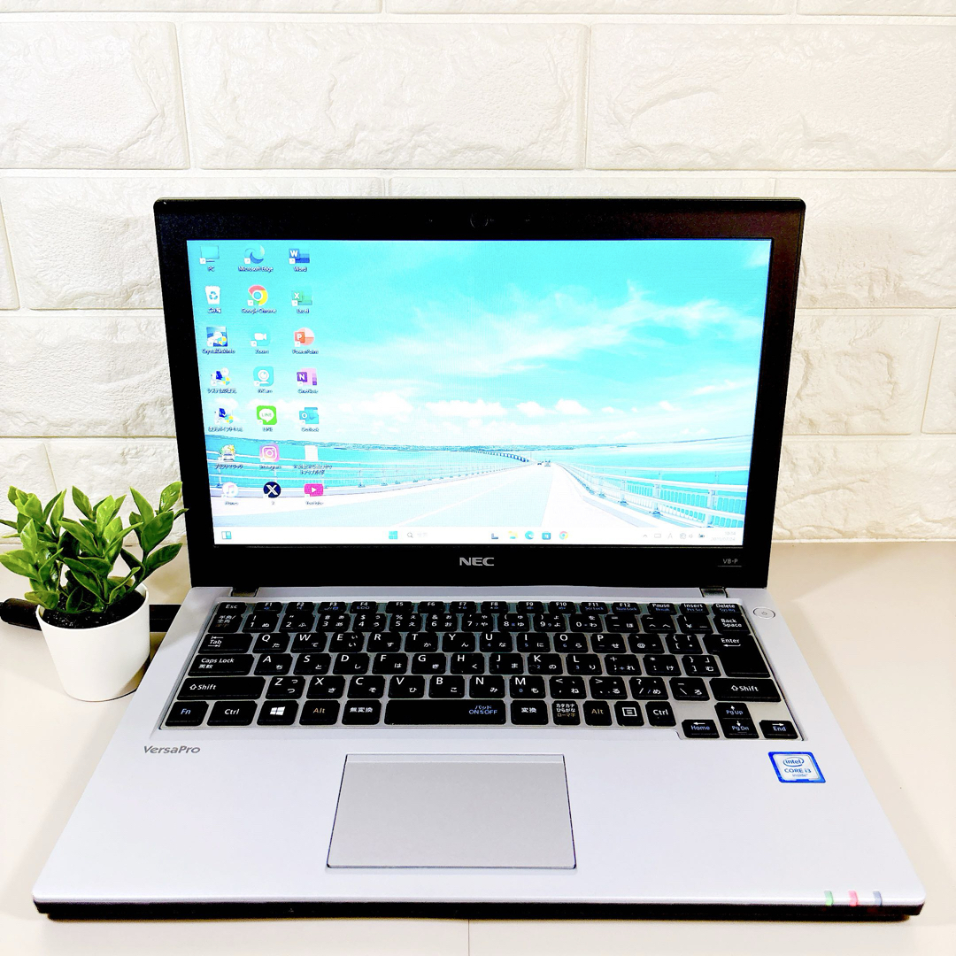 NEC(エヌイーシー)のコンパクトサイズ✨MS Office付き 新品SSD ノートパソコン NEC スマホ/家電/カメラのPC/タブレット(ノートPC)の商品写真