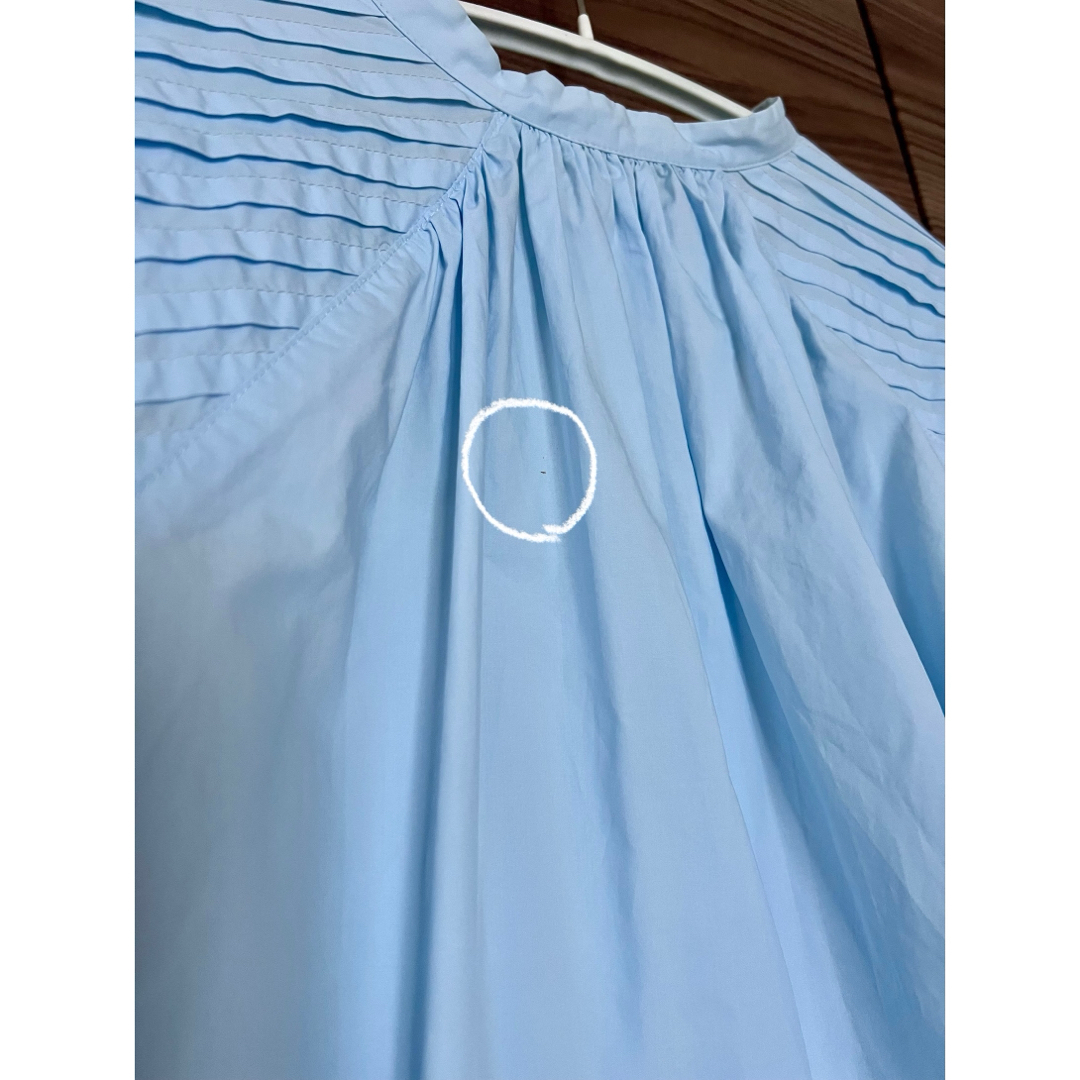 ETRE TOKYO(エトレトウキョウ)のETRE TOKYO キャンディースリーブタックシャツ blue レディースのトップス(シャツ/ブラウス(長袖/七分))の商品写真