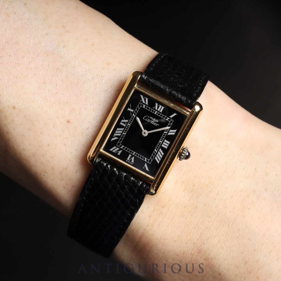 Cartier(カルティエ)のカルティエ マストタンク LM 手巻き Cal.78-1 SV925 純正革ベルト 純正尾錠 ブラックローマン文字盤 保証書（1978年）オーバーホール済み メンズの時計(腕時計(アナログ))の商品写真