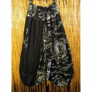 【ＳＡＬＥ】③新品＊コットン素材＊黒色＋和風プリント＊ふんわり＊サルエルパンツ(サルエルパンツ)