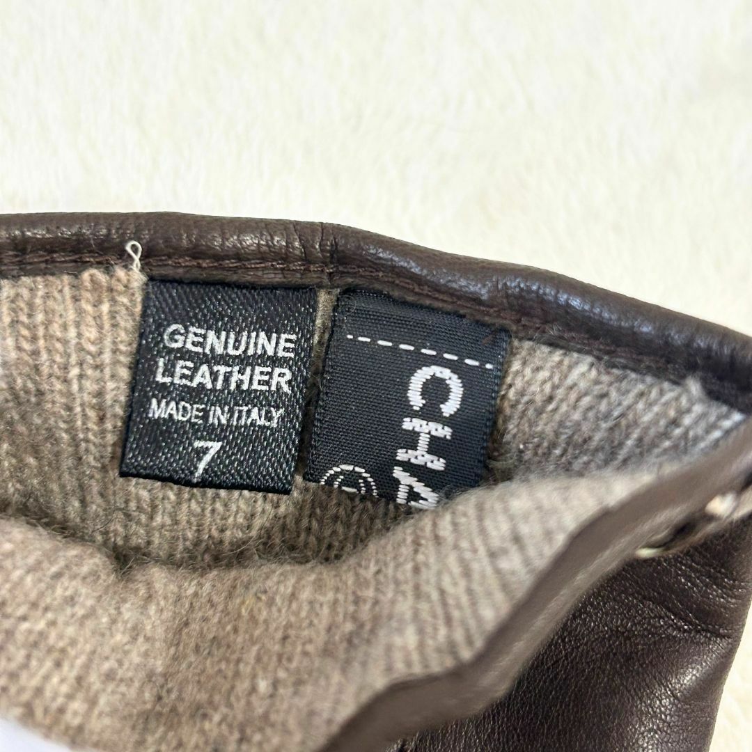 CHANEL(シャネル)の【美品】CHANEL シャネル カシミヤライニング レザー手袋 ジップ付き 7サ レディースのファッション小物(手袋)の商品写真