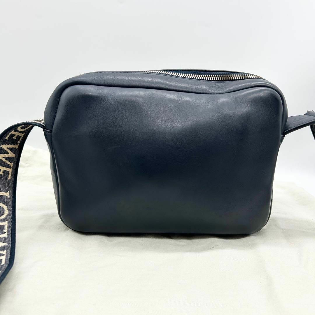 LOEWE(ロエベ)のLOEWE ロエベ レザー ミリタリーメッセンジャー バッグ XS メンズのバッグ(メッセンジャーバッグ)の商品写真