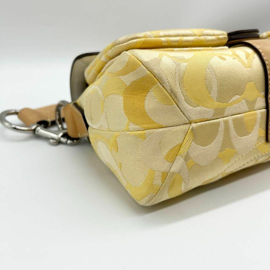 COACH(コーチ)の美品 Coach Soho Shoulder Bag Canvas Yellow レディースのバッグ(ショルダーバッグ)の商品写真