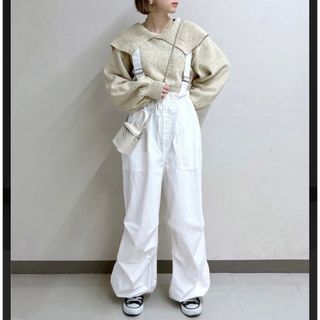 w closet サスペンダー付きパラシュートパンツ　ホワイト