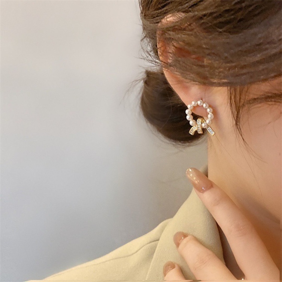 再入荷♡　アクセサリー　ピアス　S925　ゴールド　リボン　パール　ストーン レディースのアクセサリー(ピアス)の商品写真