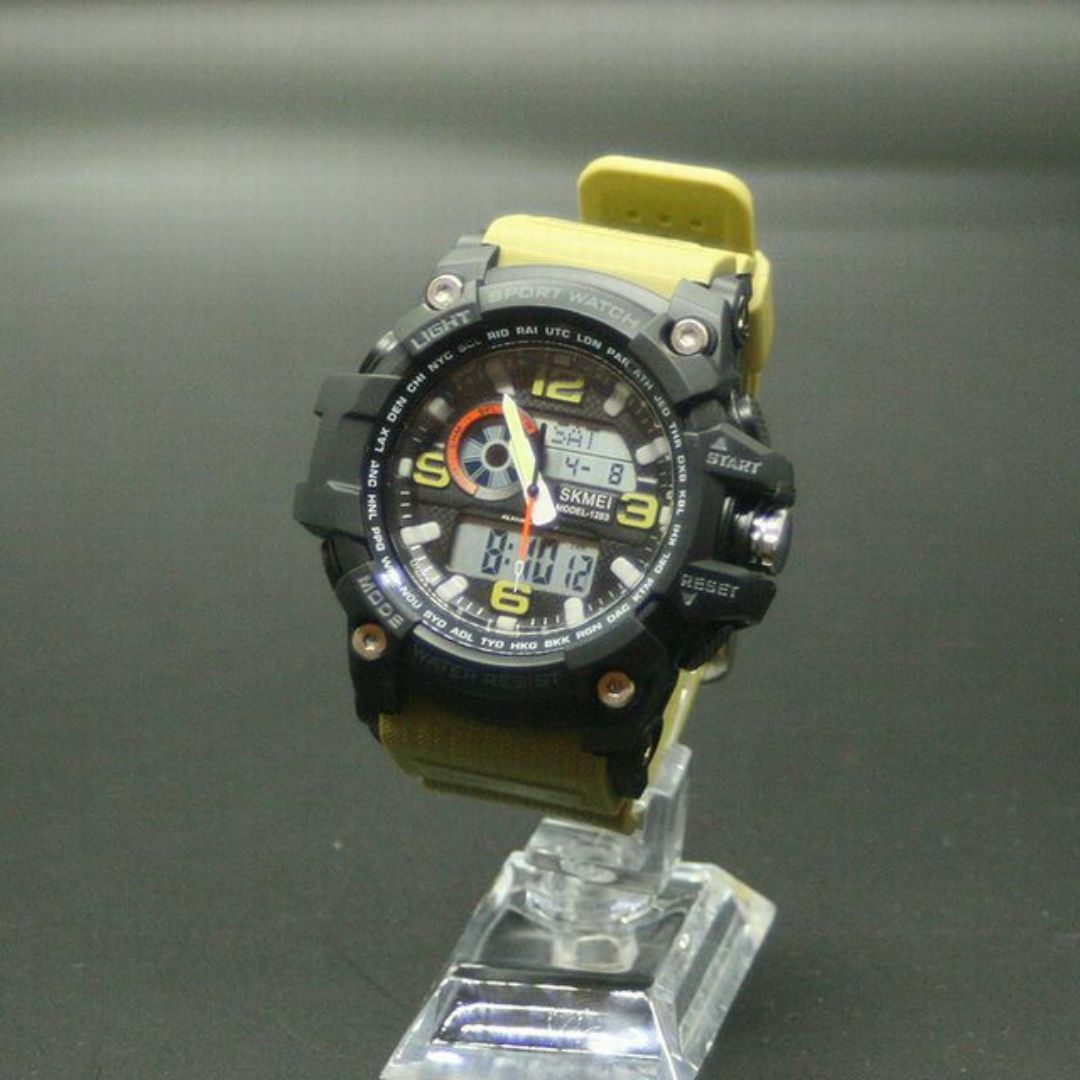 新品♪SKMEIミリタリースポーツ多機能メンズ腕時計☆50ｍ防水カーキ メンズの時計(腕時計(アナログ))の商品写真