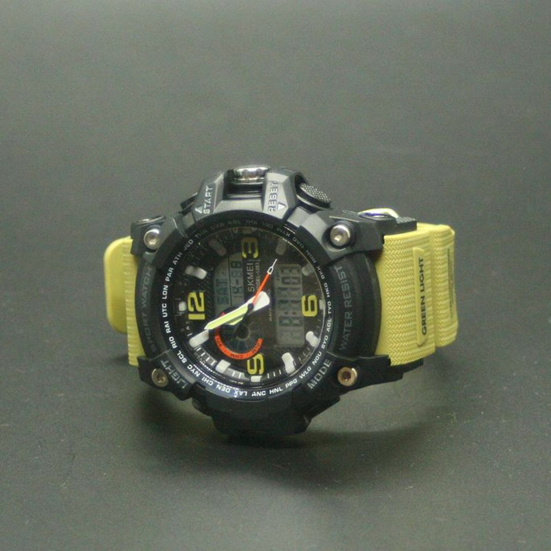 新品♪SKMEIミリタリースポーツ多機能メンズ腕時計☆50ｍ防水カーキ メンズの時計(腕時計(アナログ))の商品写真