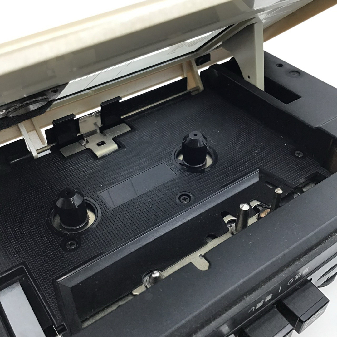 SONY(ソニー)のSONY TCM-17 カセットコーダー ホワイト ソニー カセットレコーダー スマホ/家電/カメラのオーディオ機器(ポータブルプレーヤー)の商品写真