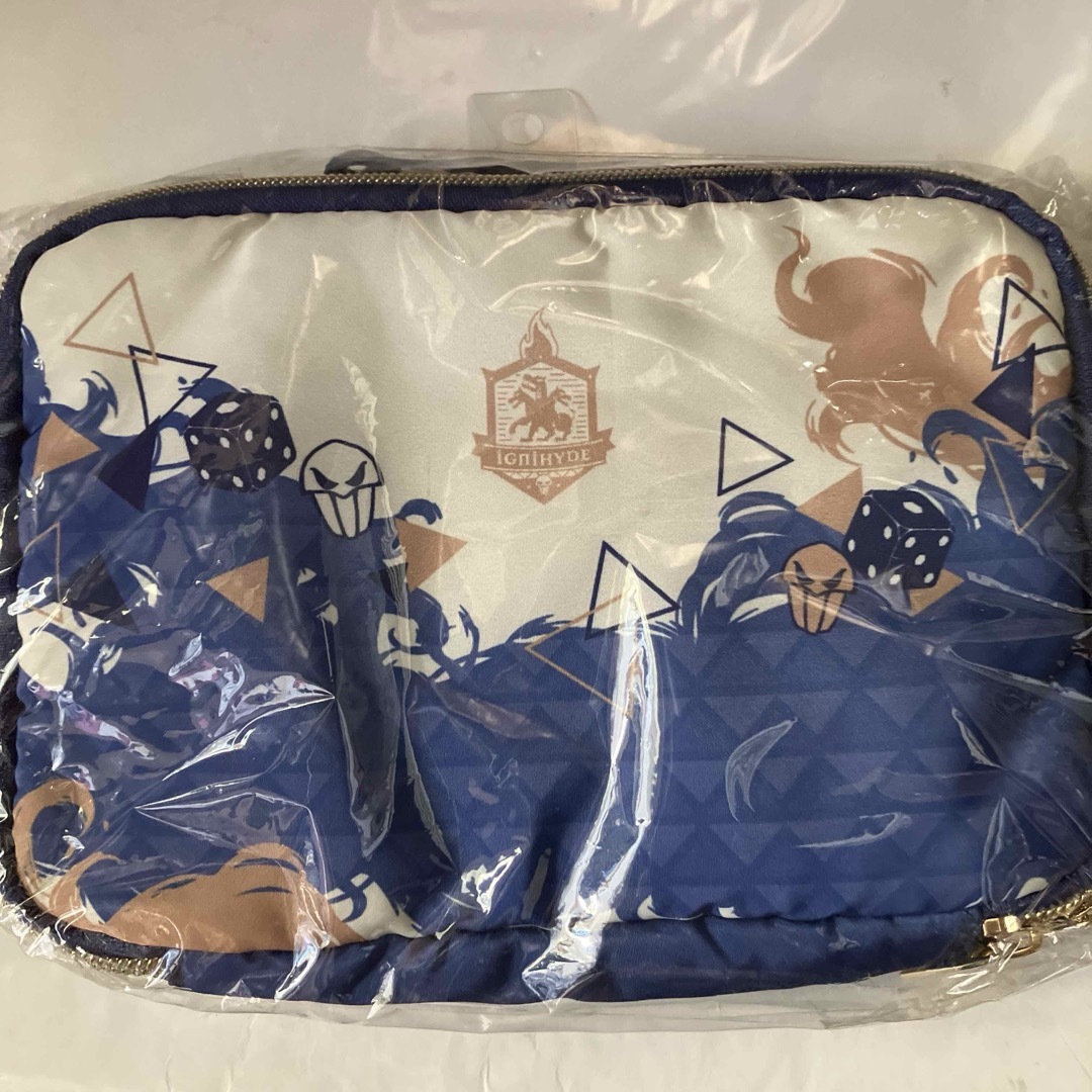 Disney(ディズニー)の新品未使用 ツイステ 持ち手付きファスナー開閉バッグインバッグ 定価2750円 レディースのバッグ(ハンドバッグ)の商品写真