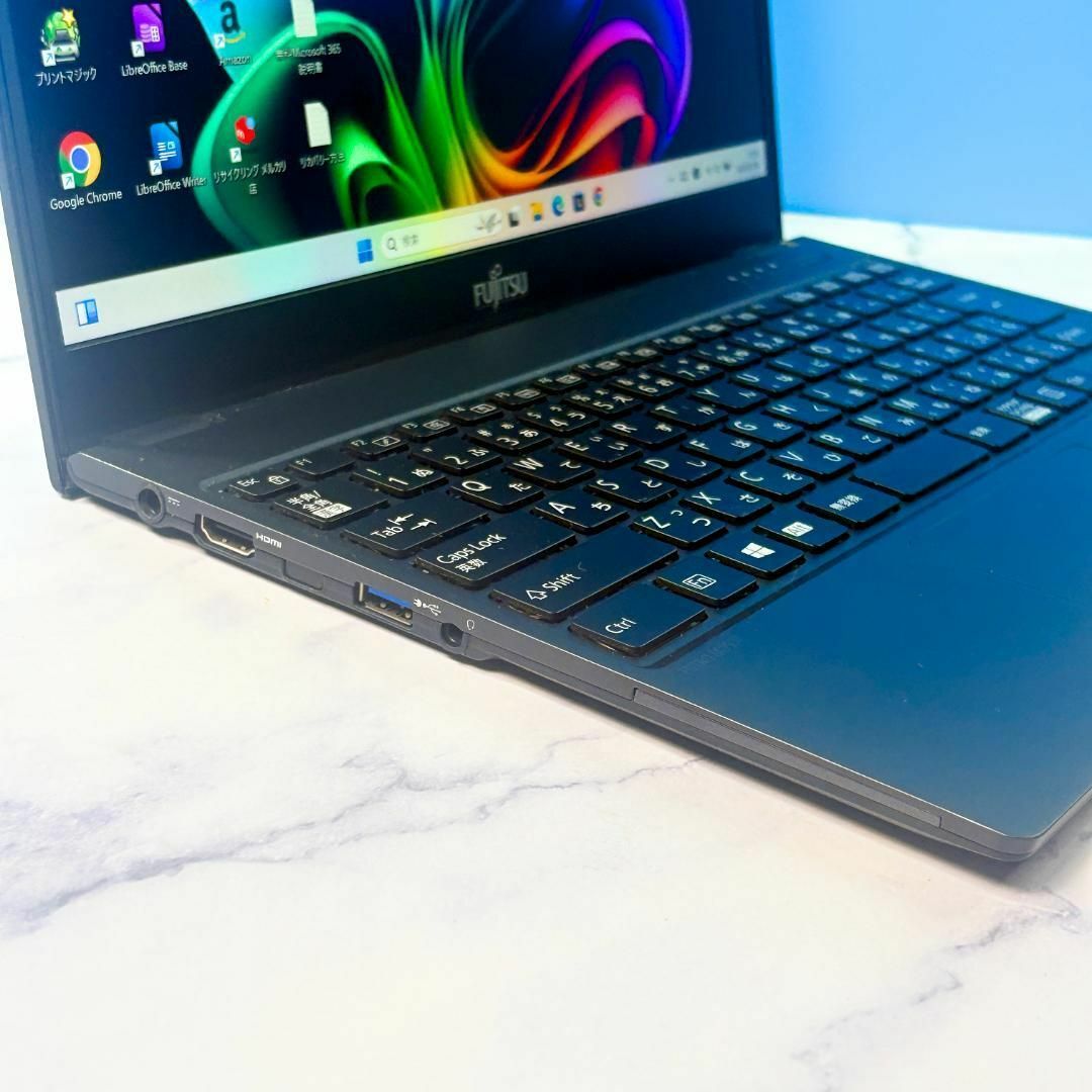 富士通(フジツウ)の超薄型軽量★メモリ8GB・SSDで快速・指紋センサー付・ノートパソコン スマホ/家電/カメラのPC/タブレット(ノートPC)の商品写真