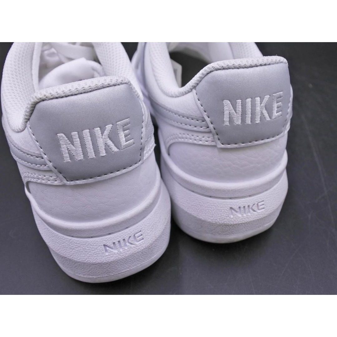 NIKE(ナイキ)のNIKE ナイキ DM0113-101 コート ビジョン アルタ スニーカー size23/白 ■■ レディース レディースの靴/シューズ(スニーカー)の商品写真