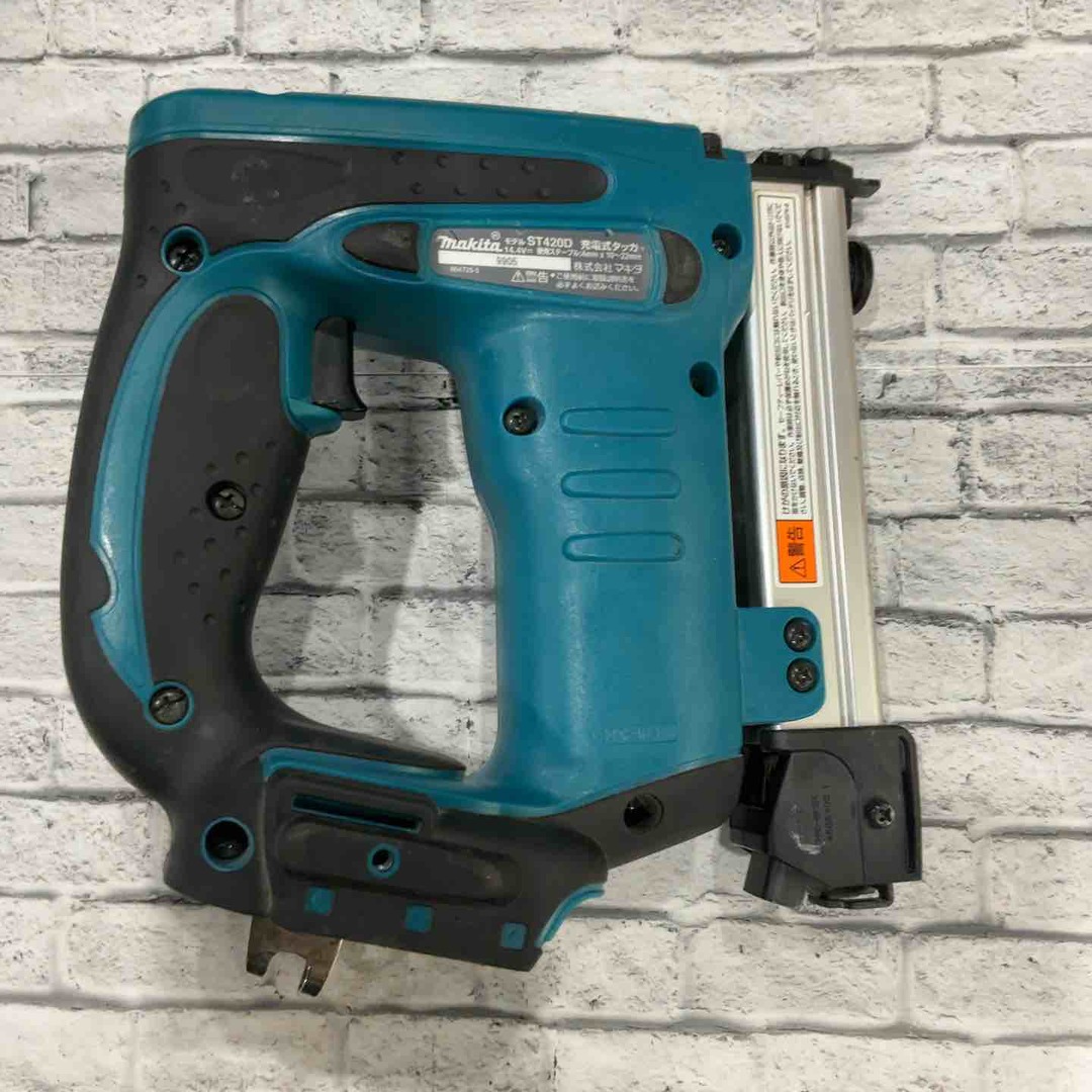 ☆マキタ(makita) 14.4V 4mm J線 コードレスタッカ ST420DRF【川口店】 自動車/バイクのバイク(工具)の商品写真