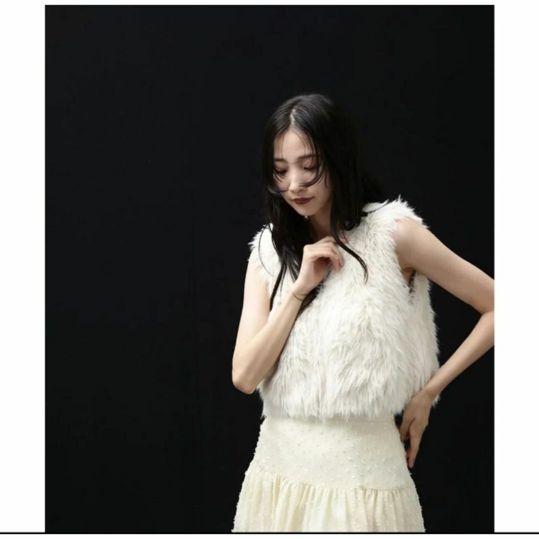 NATURAL BEAUTY BASIC(ナチュラルビューティーベーシック)のNATURAL BEAUTY BASIC シャギーコンパクトニットベスト レディースのトップス(ニット/セーター)の商品写真