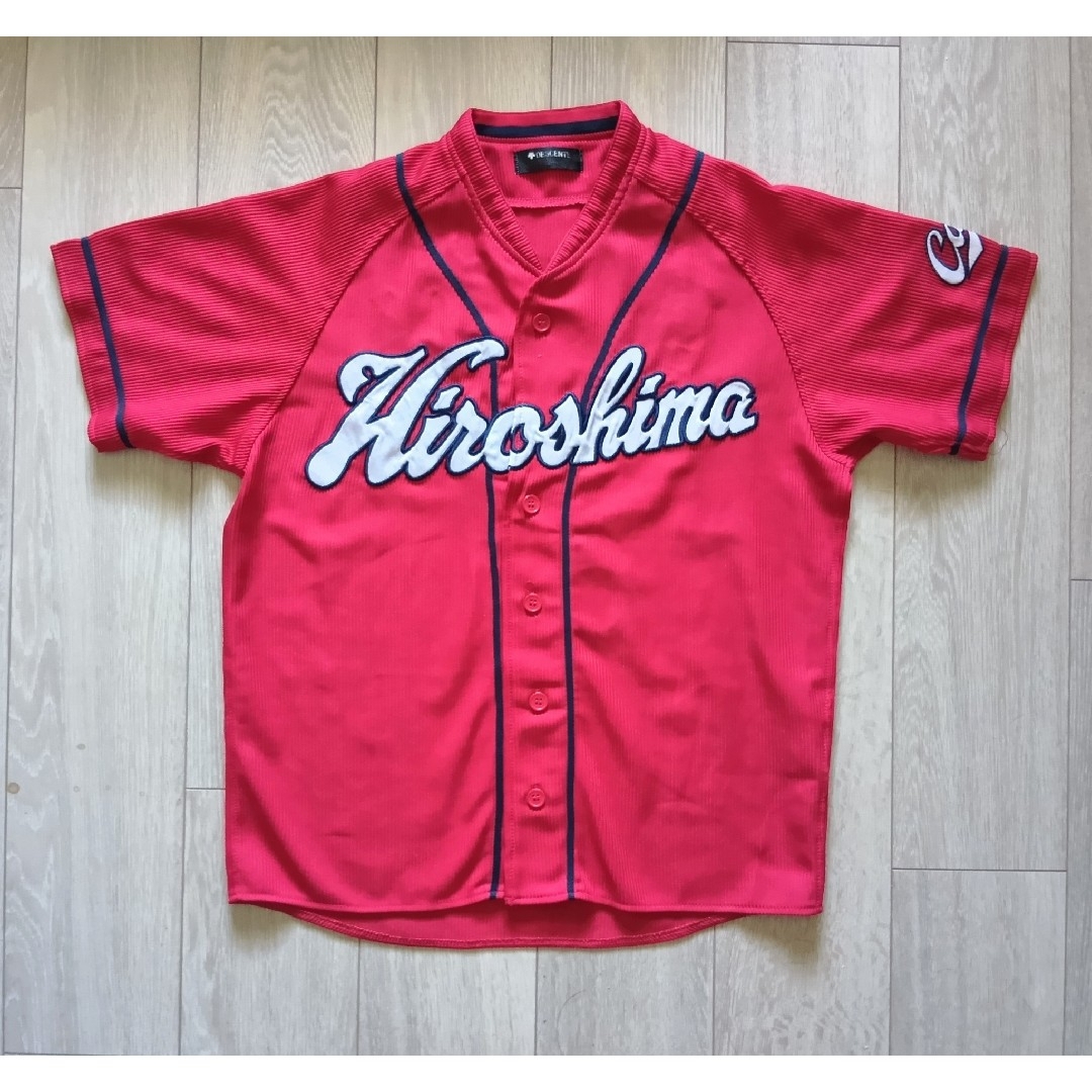 DESCENTE(デサント)の【レア】広島　カープ　スライリー　ハイクオリティ　ユニフォーム　デサント　S スポーツ/アウトドアの野球(応援グッズ)の商品写真