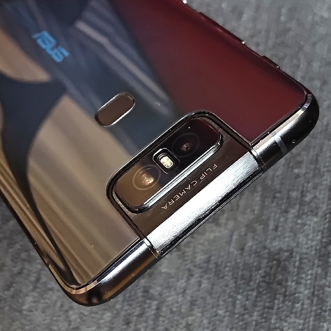 ZenFone(ゼンフォン)の㉖ASUS ZenFone6 ZS630KL-BK128S6 スマホ/家電/カメラのスマートフォン/携帯電話(スマートフォン本体)の商品写真