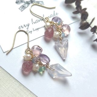ピンク～パープルカラーの天然石ピアス