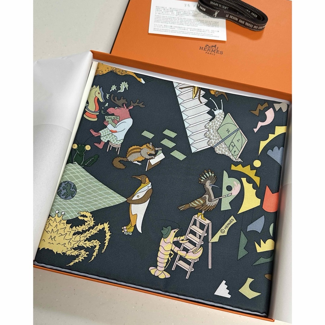 HERMES(エルメス)のエルメス　カレ90《アカデミア・イピカ》★ブラック系★2025AW★新品★ レディースのファッション小物(バンダナ/スカーフ)の商品写真