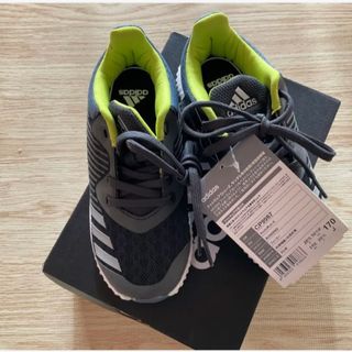 adidas キッズシューズ CD9917 黒/緑 新品(スニーカー)