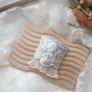 【インド刺繍リボン】ポニーフック　ヘアカフ　ラベンダーグレー　チュールレース