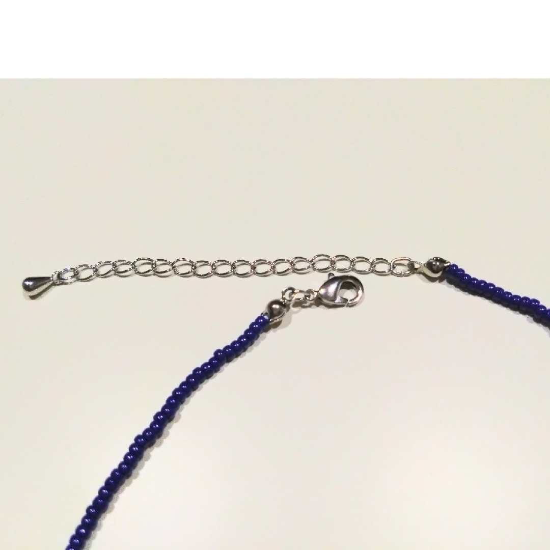 ラピスラズリブルーチョーカー　シルバー金具　ビーズネックレス韓国 ハンドメイドのアクセサリー(ネックレス)の商品写真