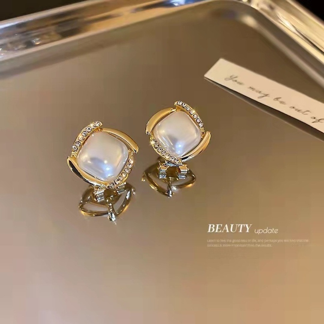 新品♡ピアス 　ゴールド　パール　s925　両耳　ストーン　韓国　高見え　可愛 レディースのアクセサリー(ピアス)の商品写真