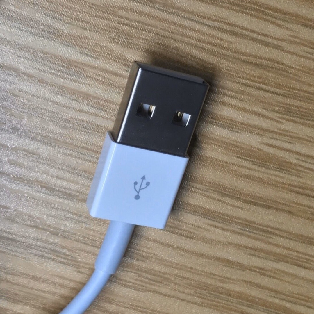 Apple(アップル)のiPhone ライトニングケーブル 2点セット スマホ/家電/カメラのスマートフォン/携帯電話(バッテリー/充電器)の商品写真