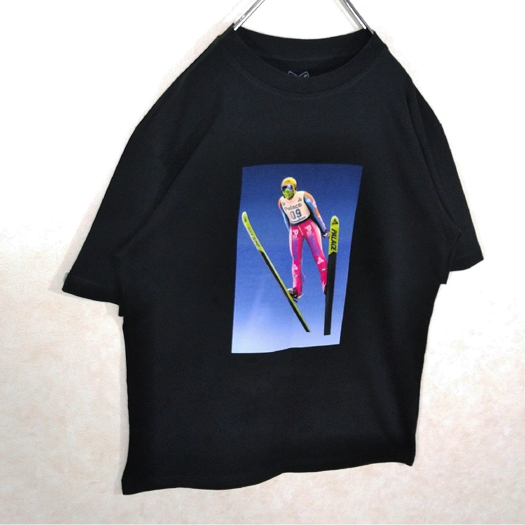 PALACE(パレス)の《PALACE SKATEBOARDS》スキージャンパー　ロゴ　Tシャツ　黒 メンズのトップス(Tシャツ/カットソー(半袖/袖なし))の商品写真