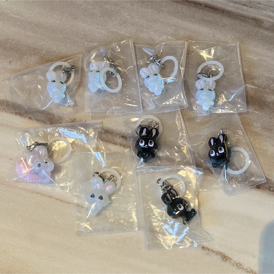 BANDAI(バンダイ)のfoxy illustrations めじるしアクセサリー エンタメ/ホビーのアニメグッズ(キーホルダー)の商品写真