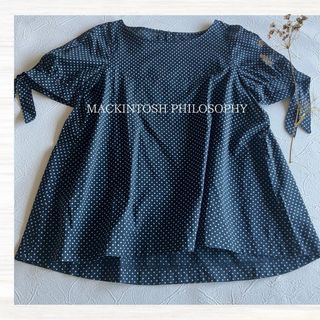 マッキントッシュフィロソフィー(MACKINTOSH PHILOSOPHY)のMACKINTOSH PHILOSOPHY ドット柄ブラウス 半袖 36 黒(シャツ/ブラウス(半袖/袖なし))