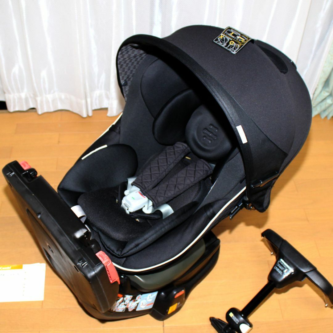 combi(コンビ)のきれい Combi 360度回転 ラクティアターン EG TA◆新生児～コンビ◆ キッズ/ベビー/マタニティの外出/移動用品(自動車用チャイルドシート本体)の商品写真