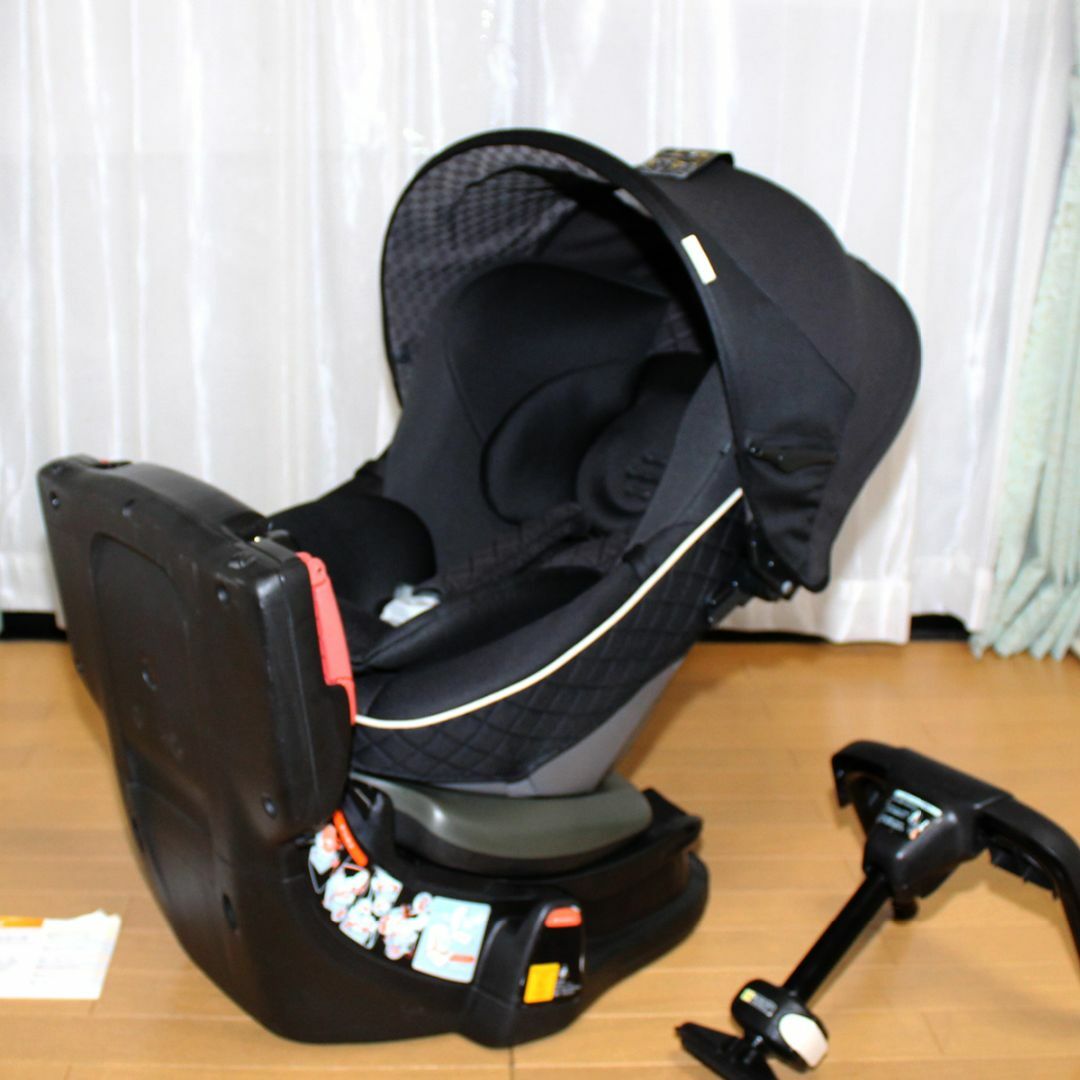 combi(コンビ)のきれい Combi 360度回転 ラクティアターン EG TA◆新生児～コンビ◆ キッズ/ベビー/マタニティの外出/移動用品(自動車用チャイルドシート本体)の商品写真