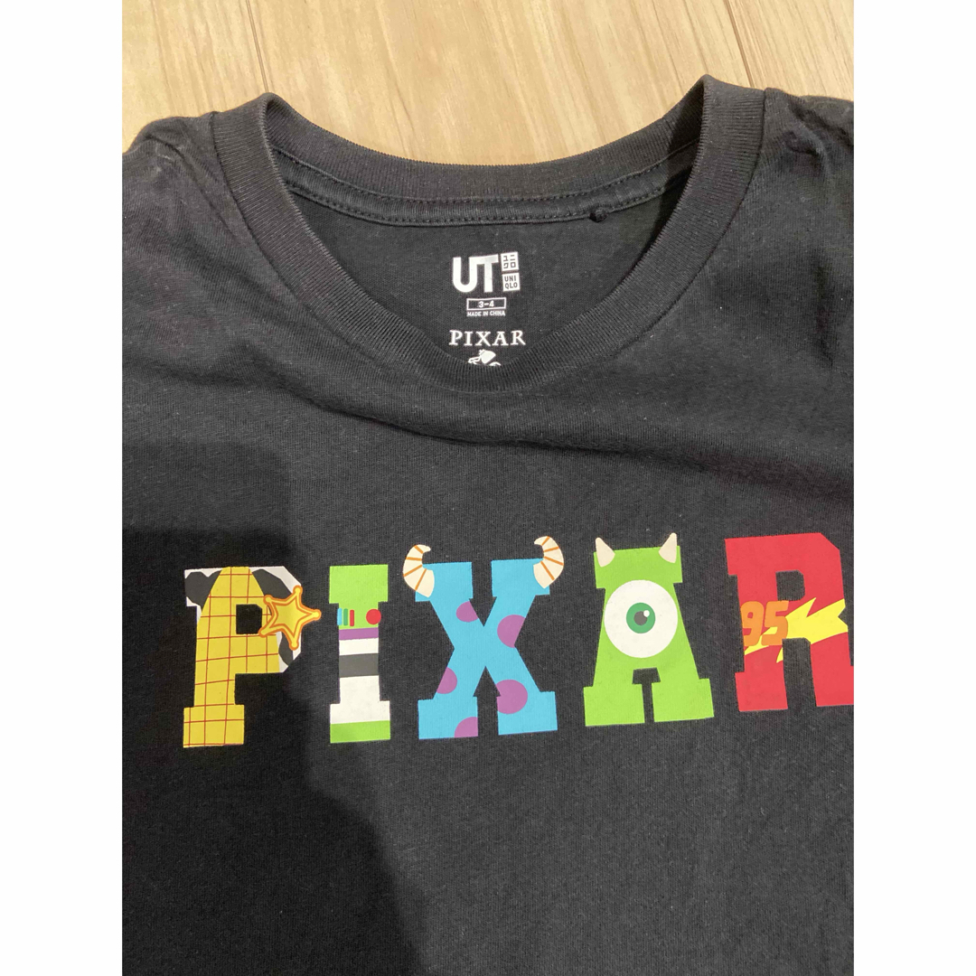 Disney(ディズニー)のユニクロ ピクサー 半袖 Tシャツ ブラック 110cm 海外 アメリカ キッズ/ベビー/マタニティのキッズ服男の子用(90cm~)(Tシャツ/カットソー)の商品写真