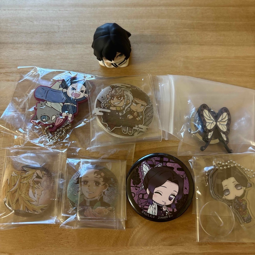 鬼滅の刃(キメツノヤイバ)の鬼滅の刃グッズ 8点  エンタメ/ホビーのおもちゃ/ぬいぐるみ(キャラクターグッズ)の商品写真