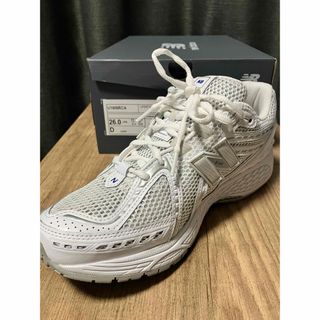 ニューバランス 1906R "White/Silver Metallic"