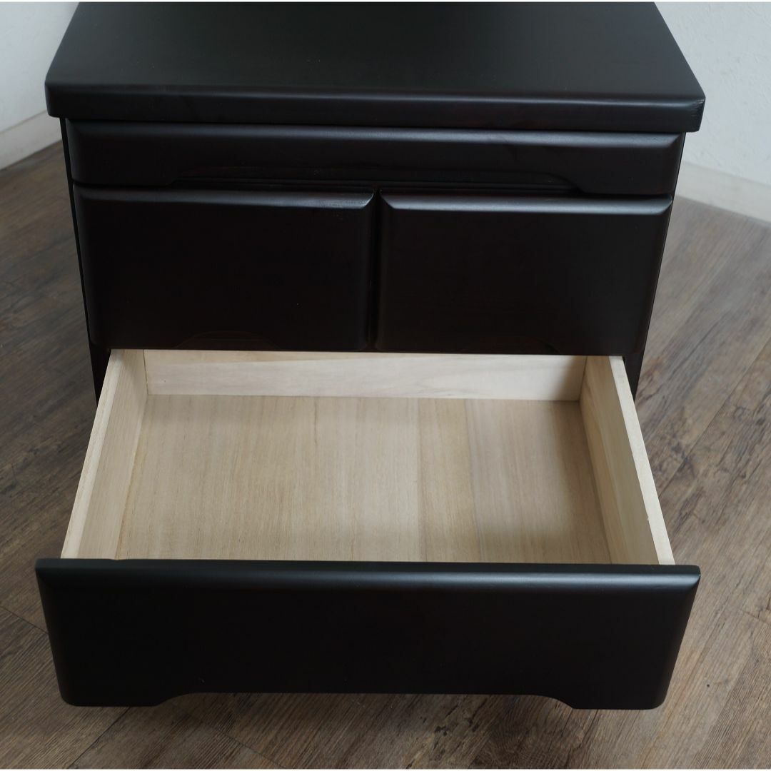 【新品・未使用】　 仏壇 チェスト コンパクト　箪笥　タンス インテリア/住まい/日用品の収納家具(棚/ラック/タンス)の商品写真