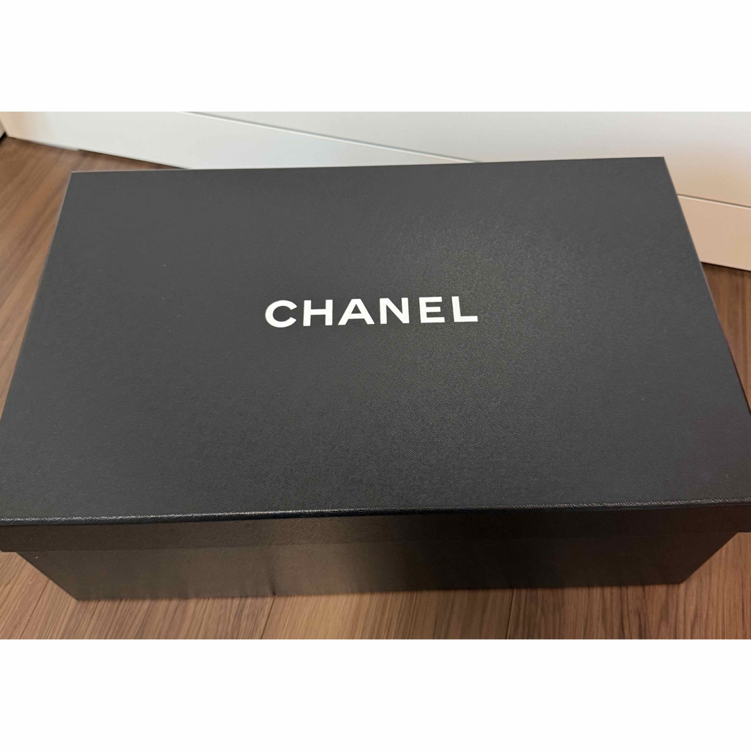 CHANEL(シャネル)のCHANEL 空箱  スニーカー レディースのバッグ(ショップ袋)の商品写真