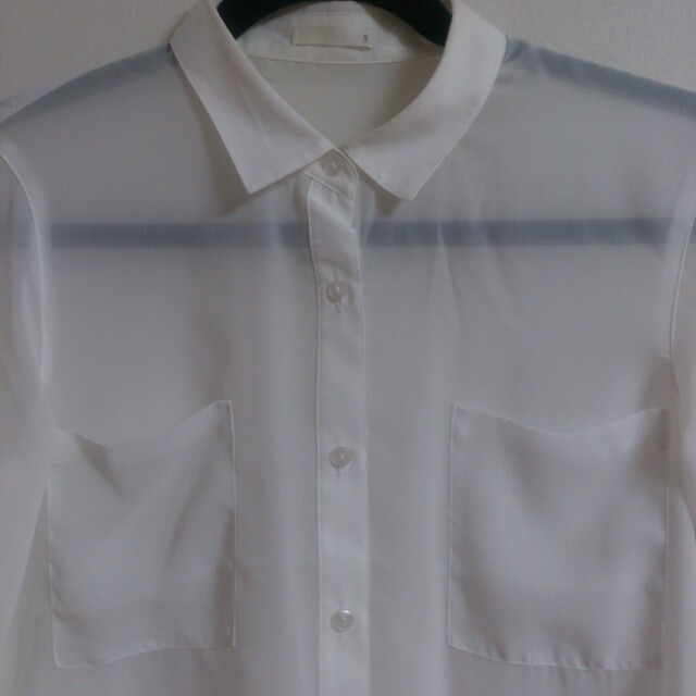 GU(ジーユー)のGU白シャツ透け素材✨ レディースのトップス(シャツ/ブラウス(長袖/七分))の商品写真