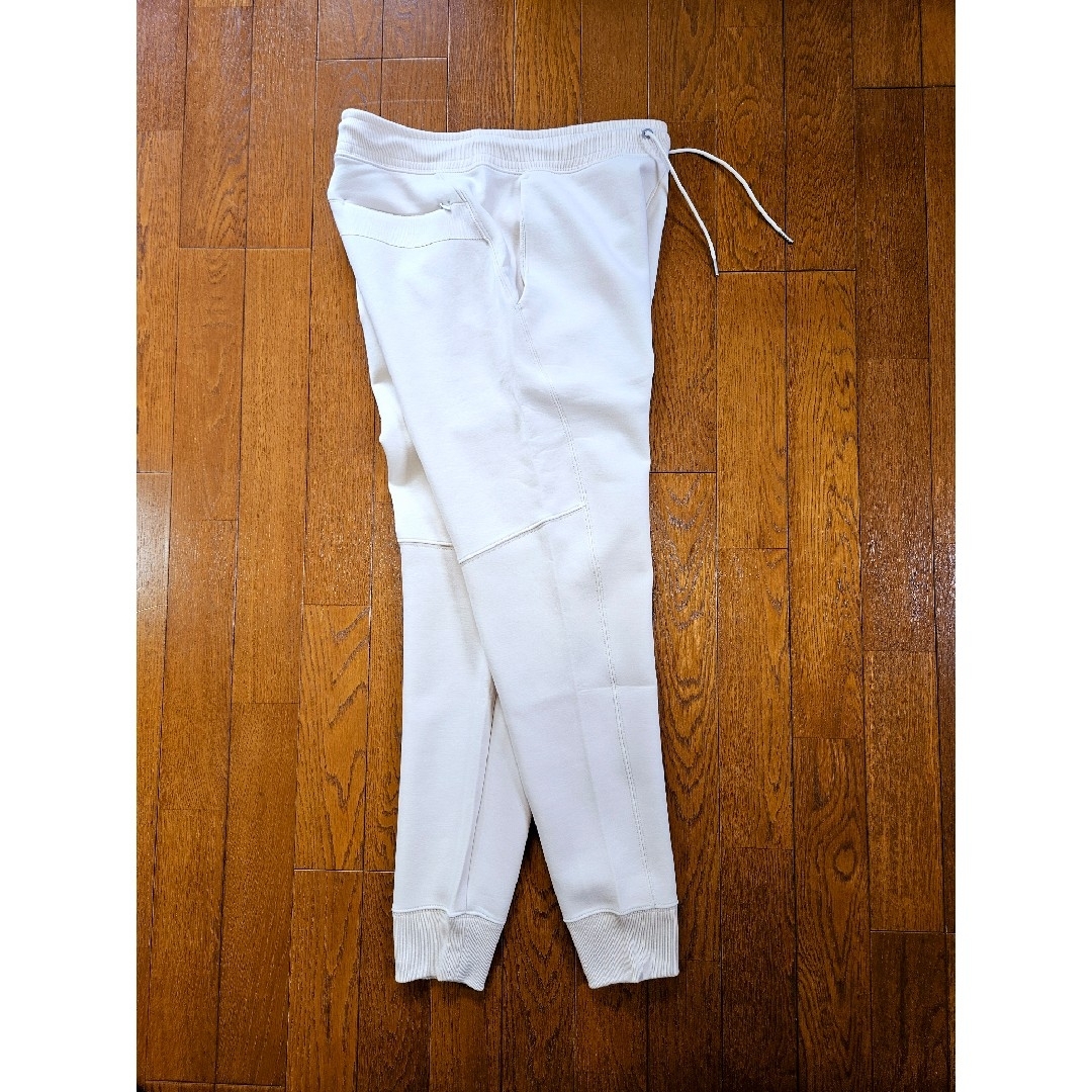 JIL SANDER(ジルサンダー)の新品☆タグ付き　ユニクロ✕＋Ｊ　ドライスウェットパンツ　Ｍサイズ レディースのパンツ(カジュアルパンツ)の商品写真