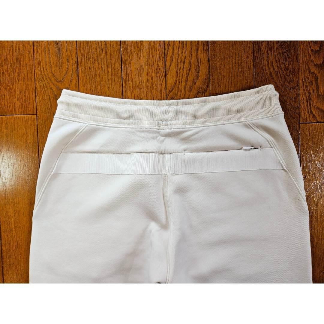 JIL SANDER(ジルサンダー)の新品☆タグ付き　ユニクロ✕＋Ｊ　ドライスウェットパンツ　Ｍサイズ レディースのパンツ(カジュアルパンツ)の商品写真