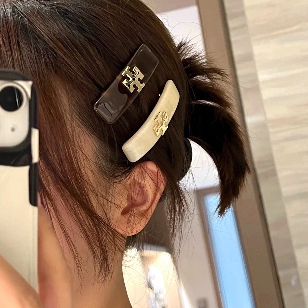 Tory Burch(トリーバーチ)の【新品☆本物】トリーバーチ キラ バレッタ レディースのヘアアクセサリー(バレッタ/ヘアクリップ)の商品写真