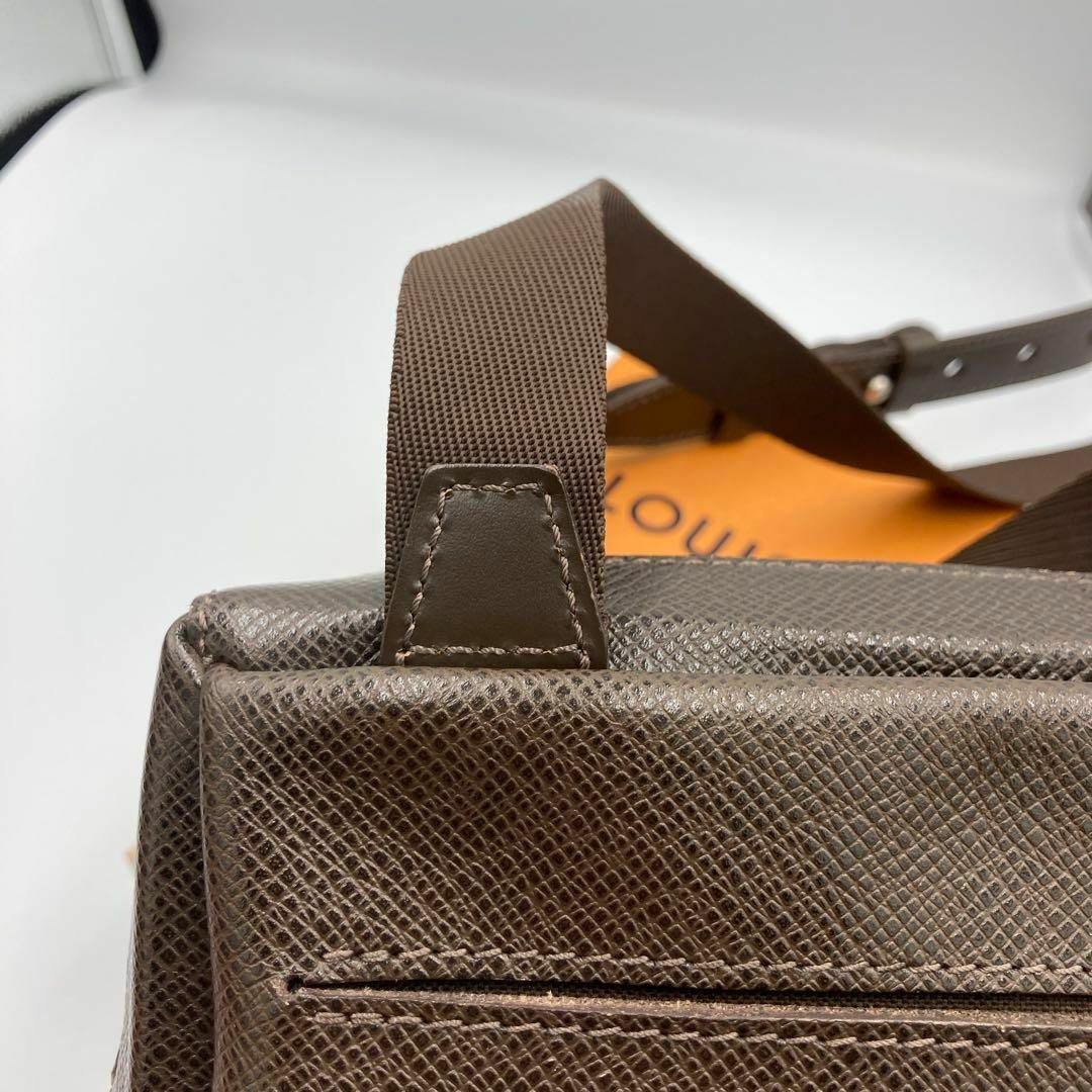 LOUIS VUITTON(ルイヴィトン)の！極美品！ルイ・ヴィトン タイガ サヤン ショルダーバッグ メンズのバッグ(ショルダーバッグ)の商品写真