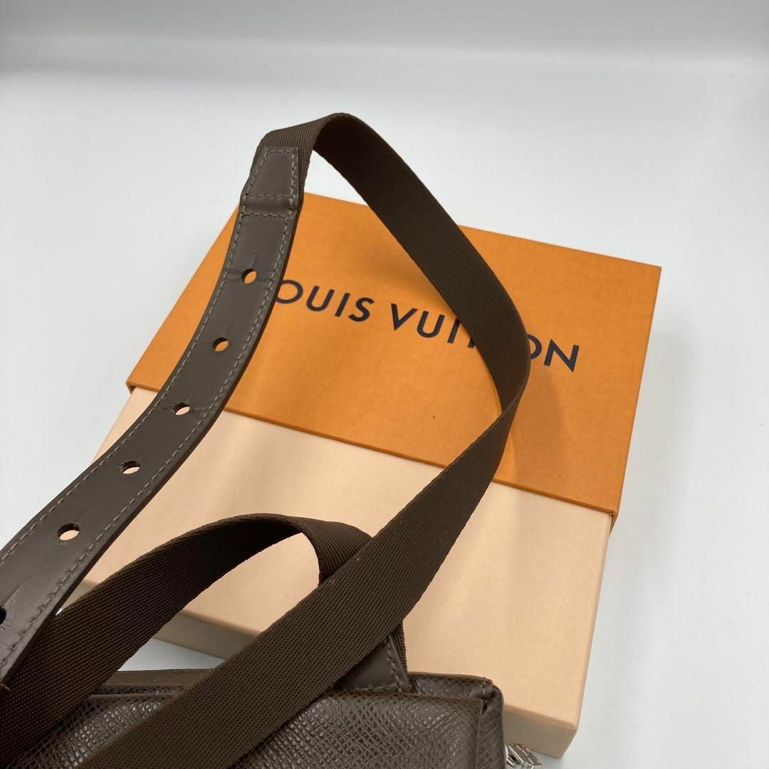 LOUIS VUITTON(ルイヴィトン)の！極美品！ルイ・ヴィトン タイガ サヤン ショルダーバッグ メンズのバッグ(ショルダーバッグ)の商品写真